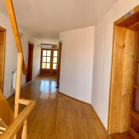 Отель Casa Debora Хацег Экстерьер фото