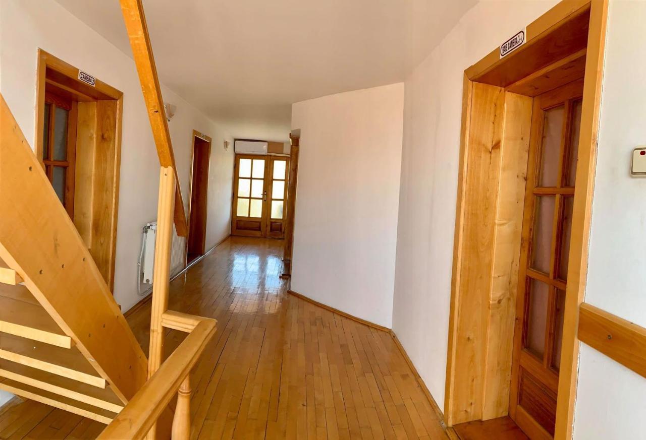 Отель Casa Debora Хацег Экстерьер фото