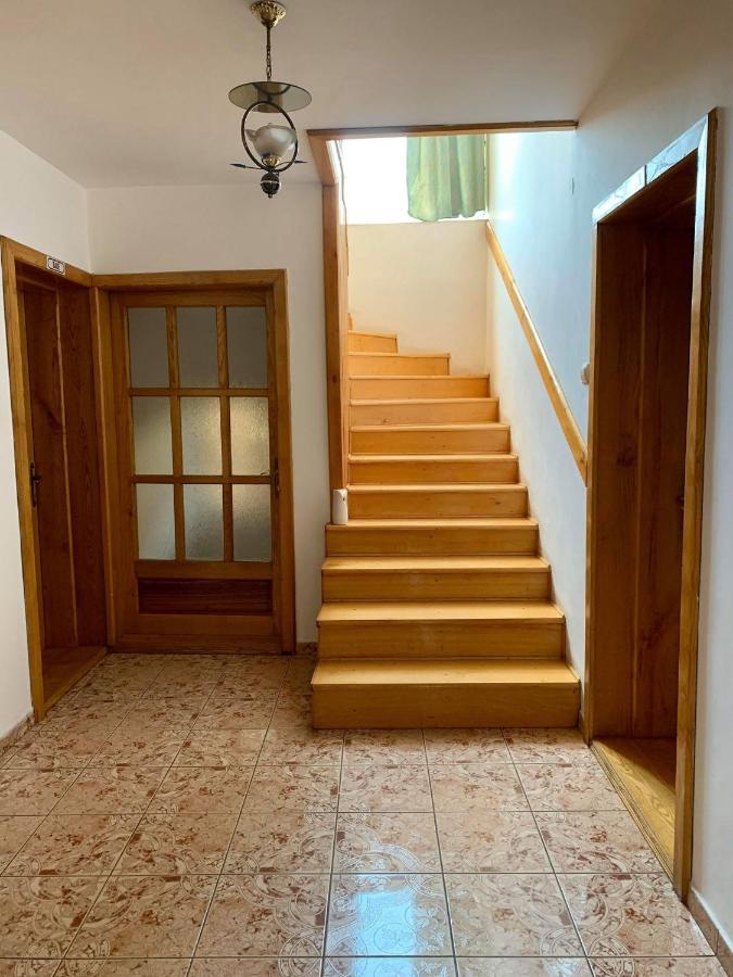 Отель Casa Debora Хацег Экстерьер фото